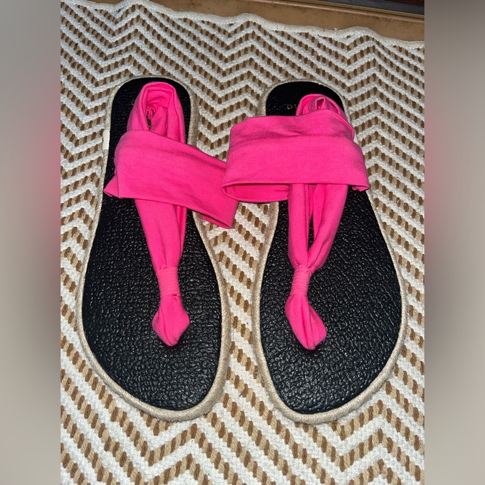 Nalho size 8 black yoga mat with pink stretchy sling back